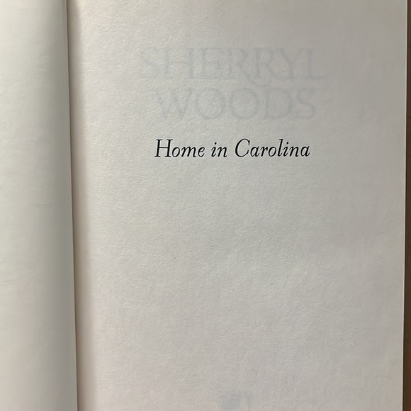 Hardcover novel “Home in Carolina” by Sherryl Woods published by MIRA - Picture 11 of 16